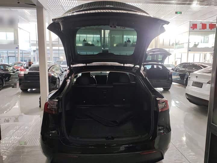 Фото 19 - Tesla Model Y