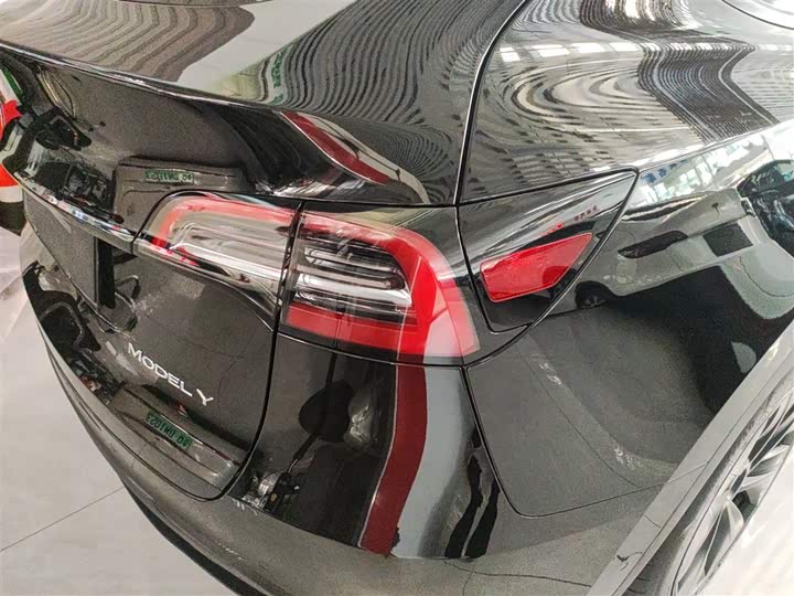 Фото 8 - Tesla Model Y