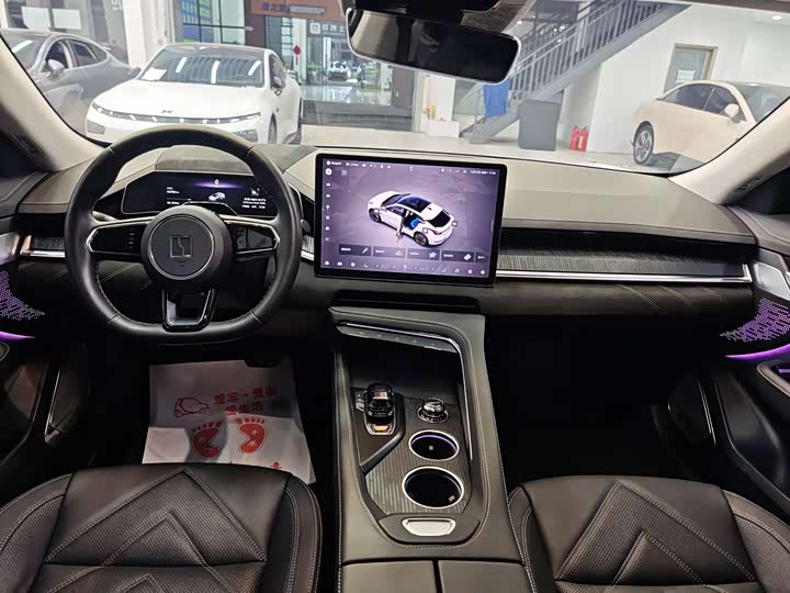 Фото 4 - Zeekr 001