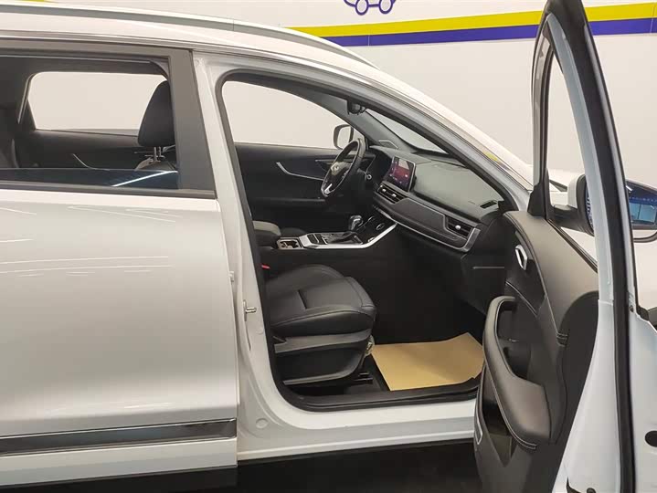 Фото 8 - Chery Tiggo 8