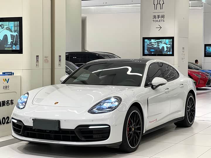 Фото 1 - Porsche Panamera