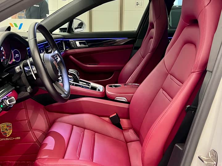 Фото 3 - Porsche Panamera