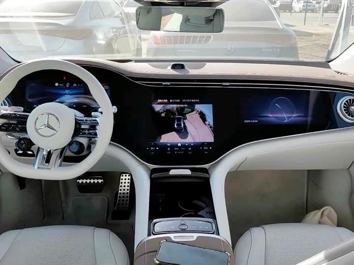 Фото 13 - Mercedes-Benz EQS AMG