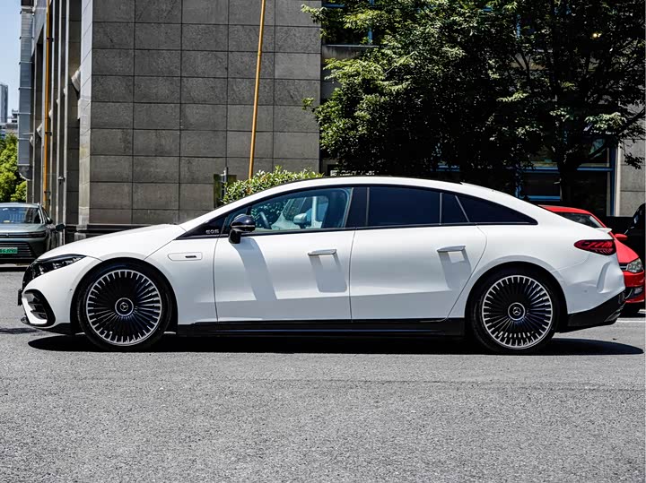 Фото 4 - Mercedes-Benz EQS AMG