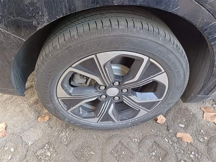 Фото 26 - Hongqi E-QM5