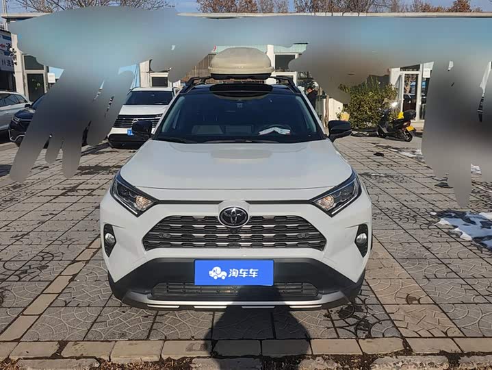 Фото 2 - Toyota RAV4