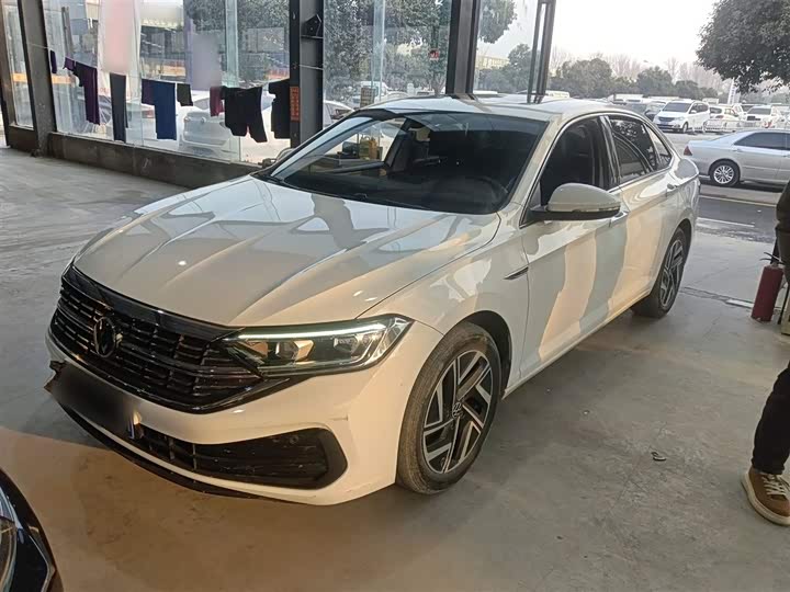 Фото 2 - Volkswagen Sagitar L