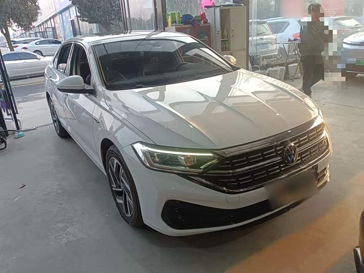 Фото 4 - Volkswagen Sagitar L