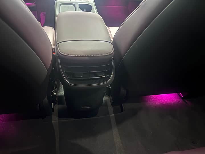 Фото 17 - Nio ET5