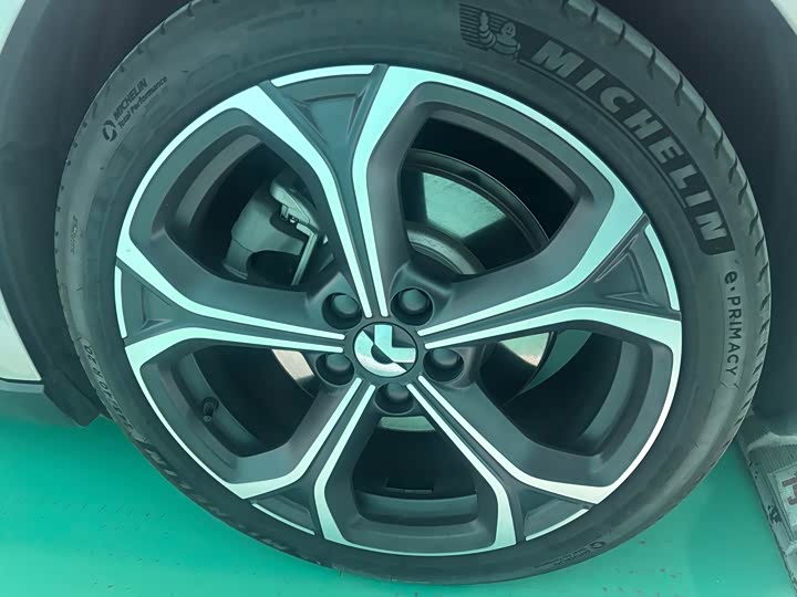 Фото 18 - Nio ET5