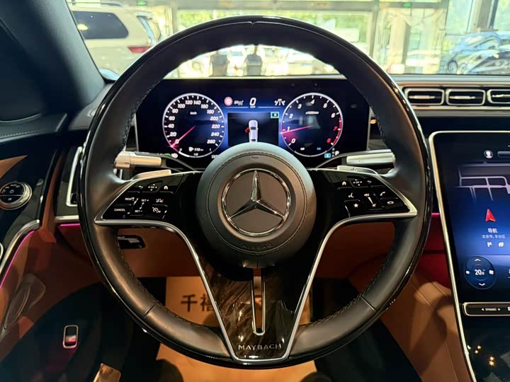 Фото 16 - Mercedes-Benz Maybach S-Class