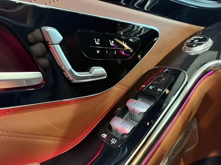 Фото 17 - Mercedes-Benz Maybach S-Class