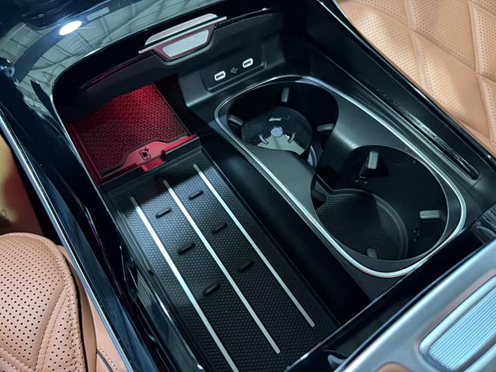 Фото 20 - Mercedes-Benz Maybach S-Class