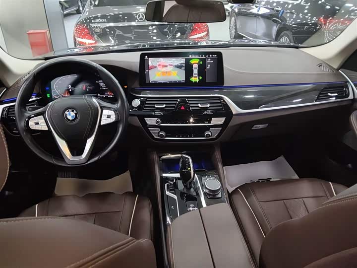 Фото 10 - BMW 5 Series