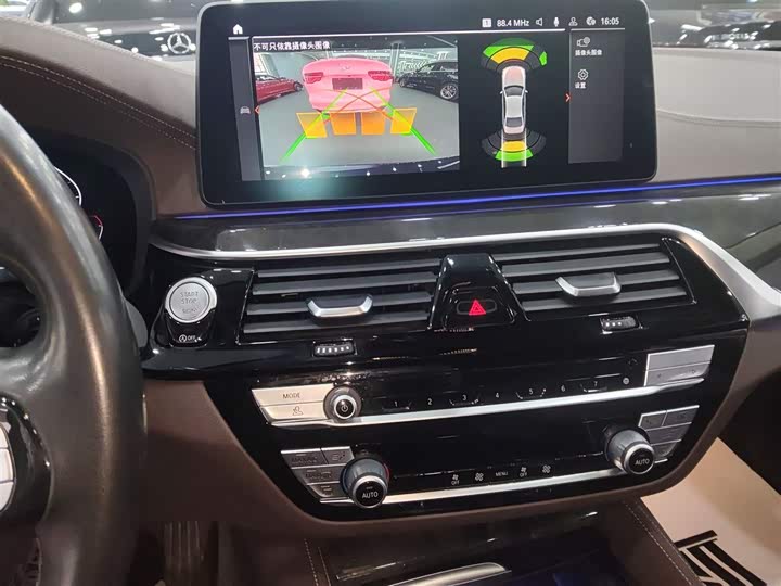 Фото 13 - BMW 5 Series