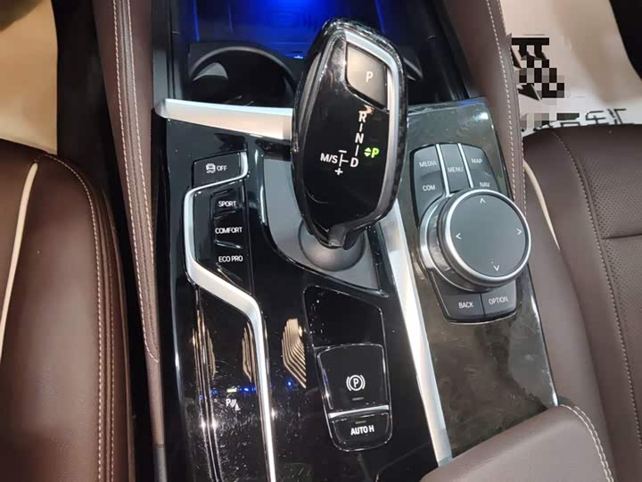 Фото 14 - BMW 5 Series