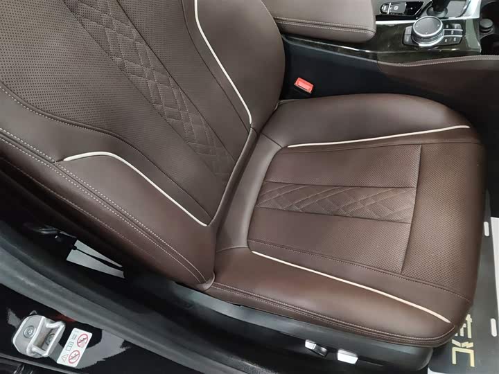 Фото 24 - BMW 5 Series