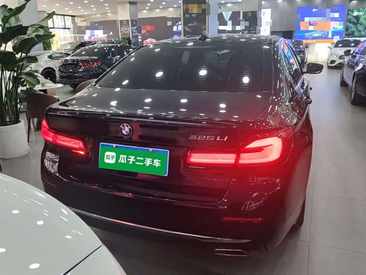 Фото 6 - BMW 5 Series