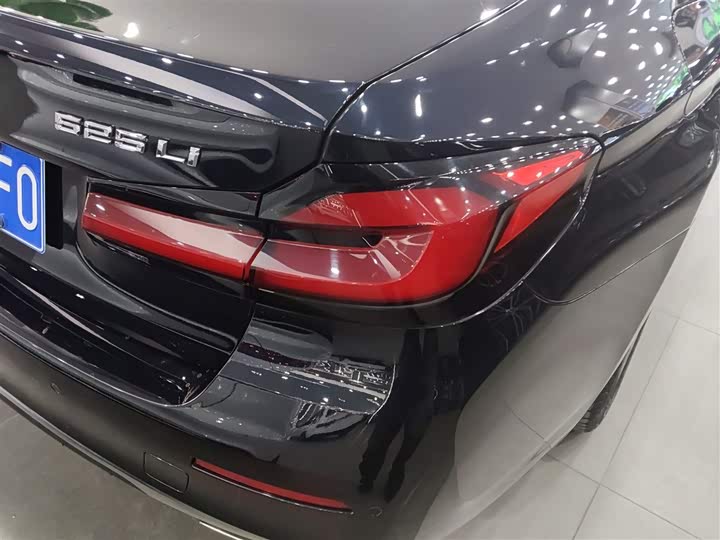 Фото 8 - BMW 5 Series