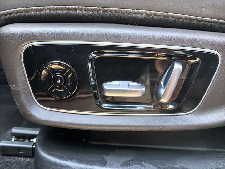 Фото 15 - LiXiang L9