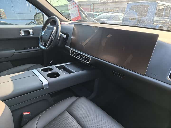 Фото 21 - LiXiang L9