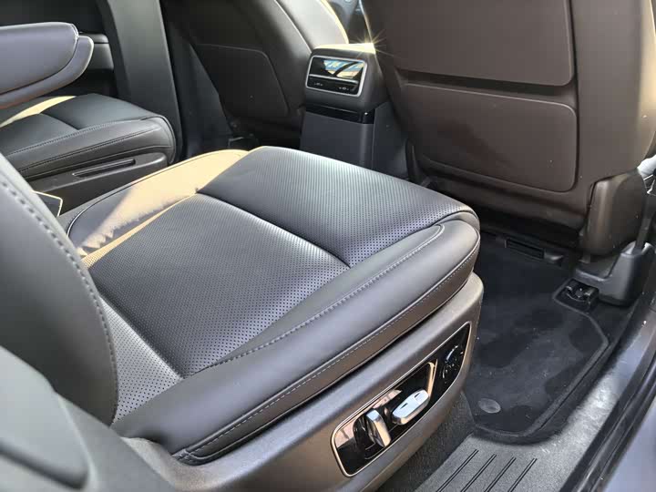 Фото 23 - LiXiang L9