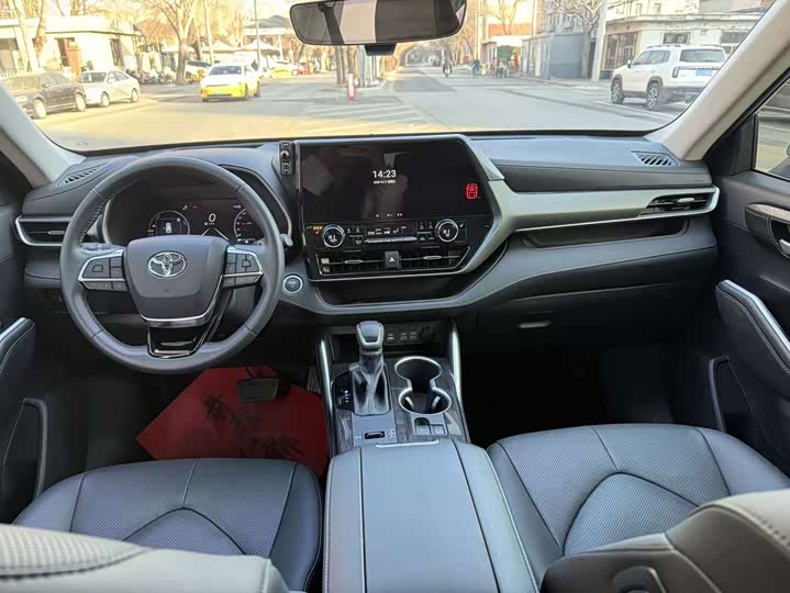 Фото 6 - Toyota Highlander