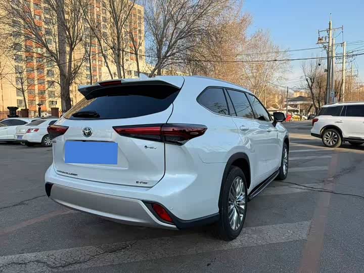 Фото 9 - Toyota Highlander