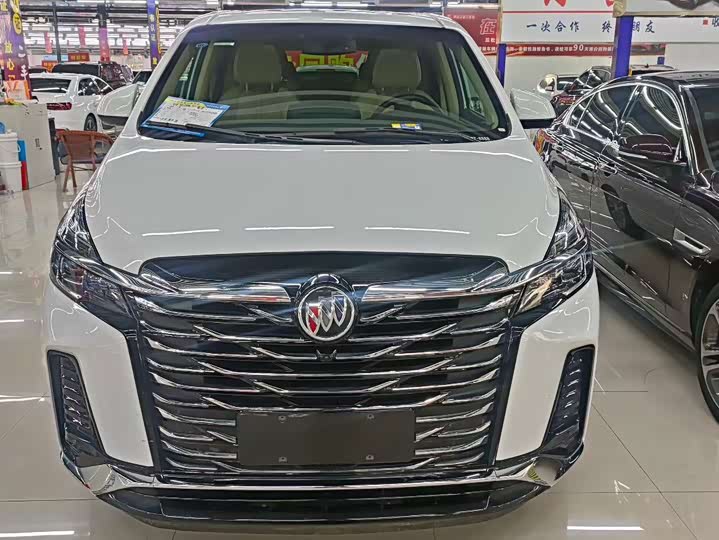 Фото 8 - Buick GL8 ES