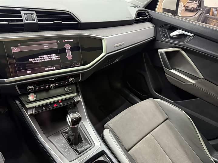 Фото 13 - Audi Q3