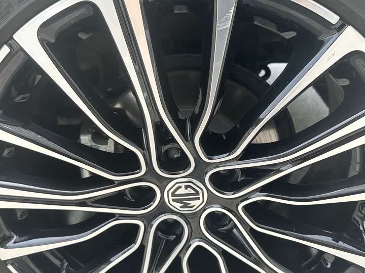 Фото 11 - MG Motor 7