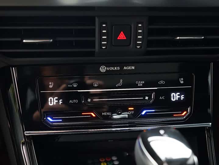 Фото 11 - Volkswagen Passat