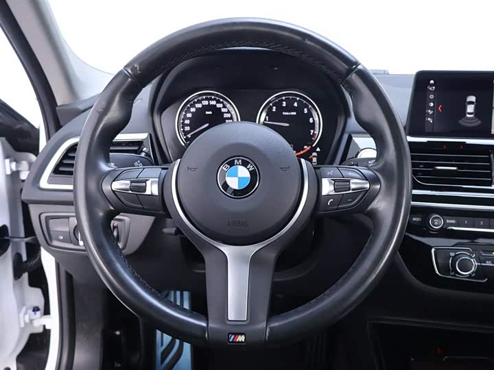 Фото 16 - BMW 1 Series