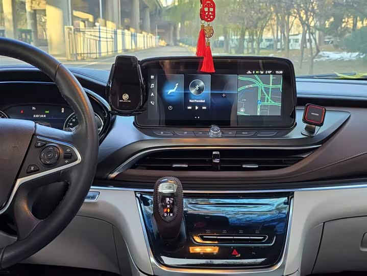 Фото 16 - Buick GL8 ES