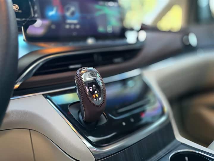 Фото 17 - Buick GL8 ES