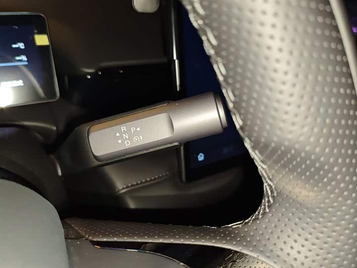 Фото 14 - GAC Aion RT