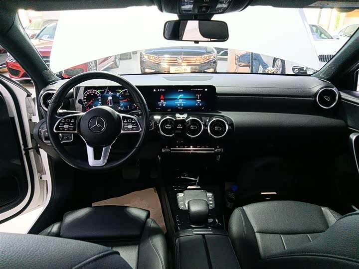 Фото 10 - Mercedes-Benz A-Class