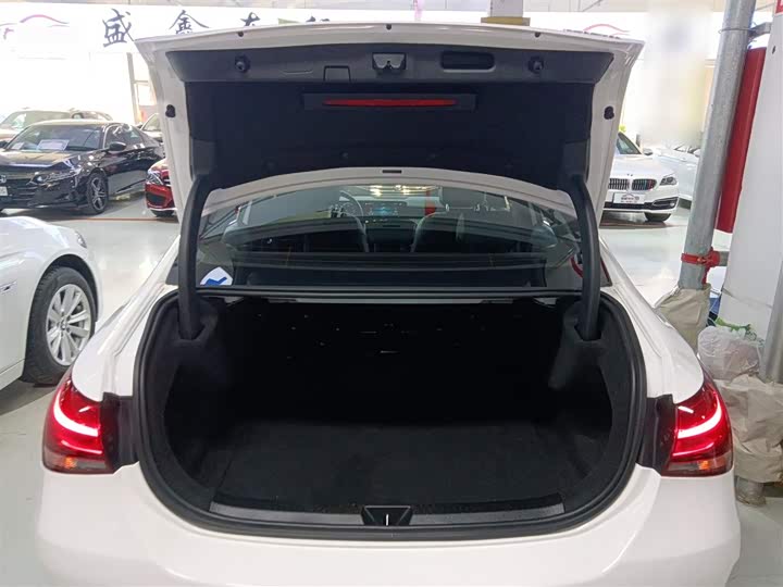 Фото 19 - Mercedes-Benz A-Class