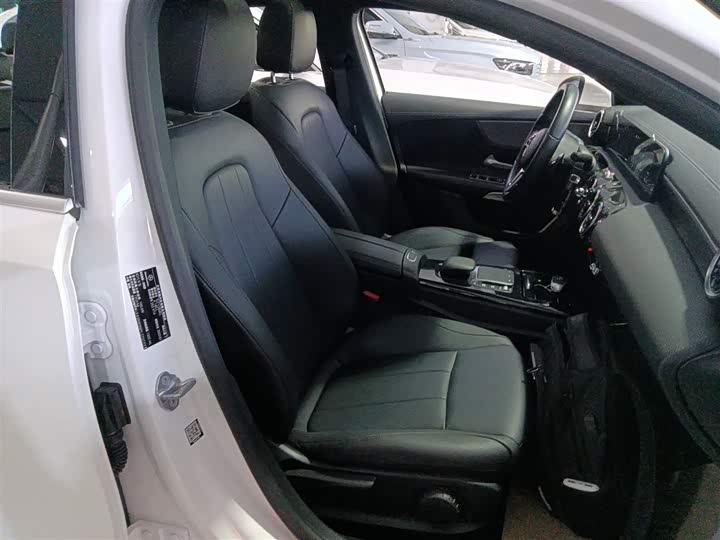 Фото 25 - Mercedes-Benz A-Class