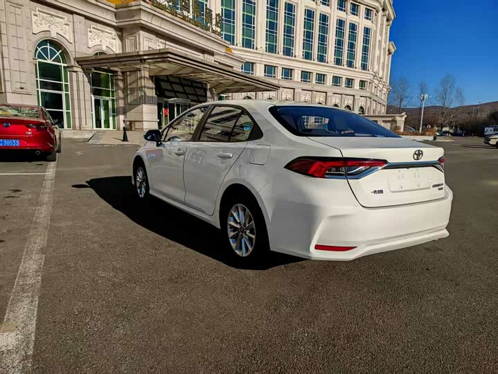 Фото 5 - Toyota Corolla