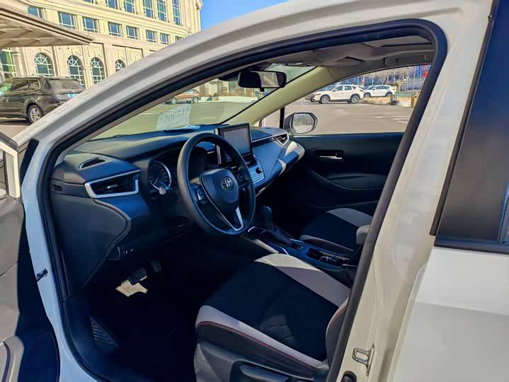 Фото 8 - Toyota Corolla