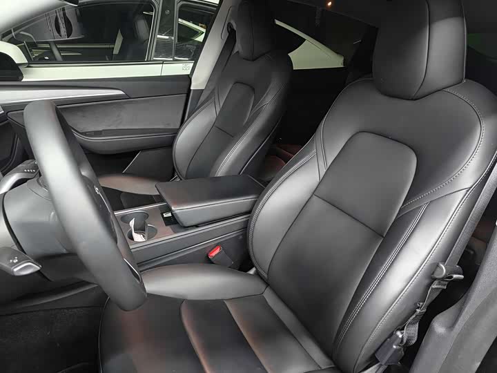 Фото 3 - Tesla Model Y