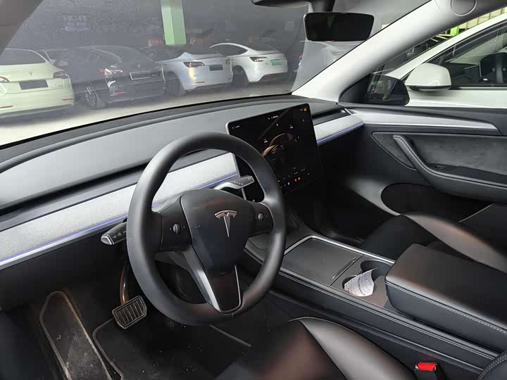 Фото 4 - Tesla Model Y