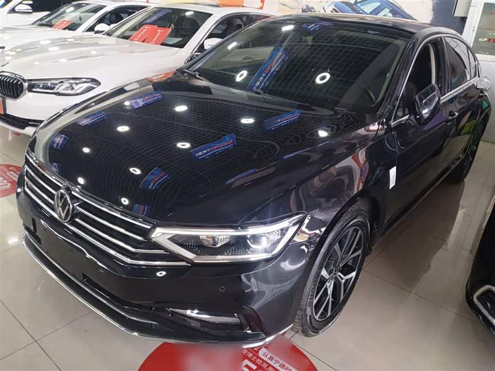 Фото 1 - Volkswagen Magotan