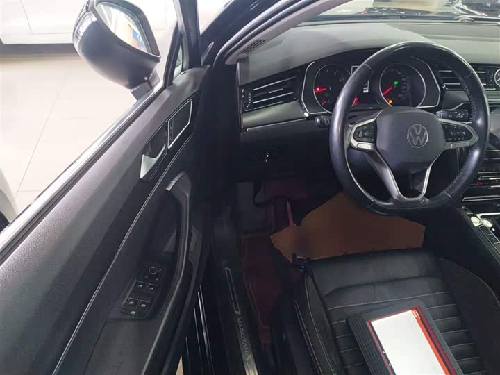 Фото 13 - Volkswagen Magotan