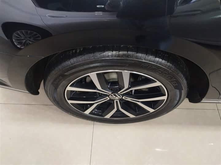 Фото 26 - Volkswagen Magotan