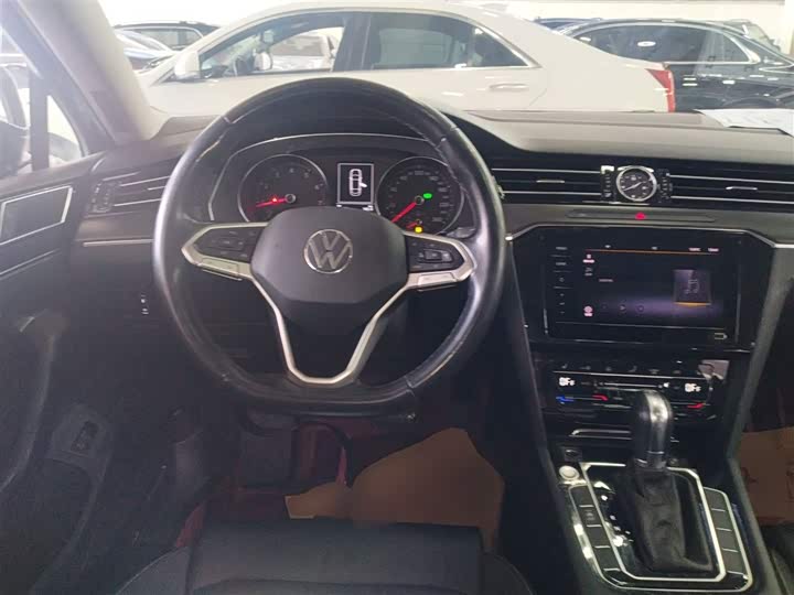 Фото 3 - Volkswagen Magotan