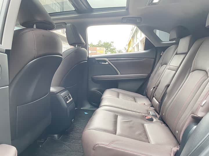 Фото 5 - Lexus RX