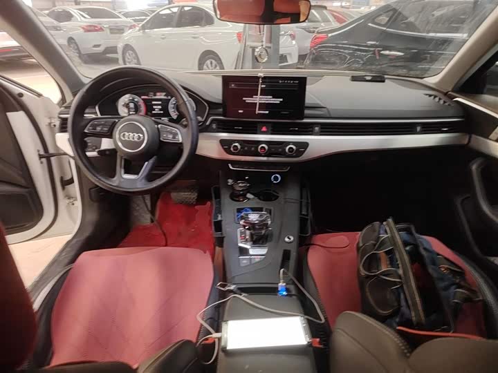 Фото 10 - Audi A4L