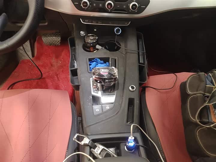 Фото 14 - Audi A4L